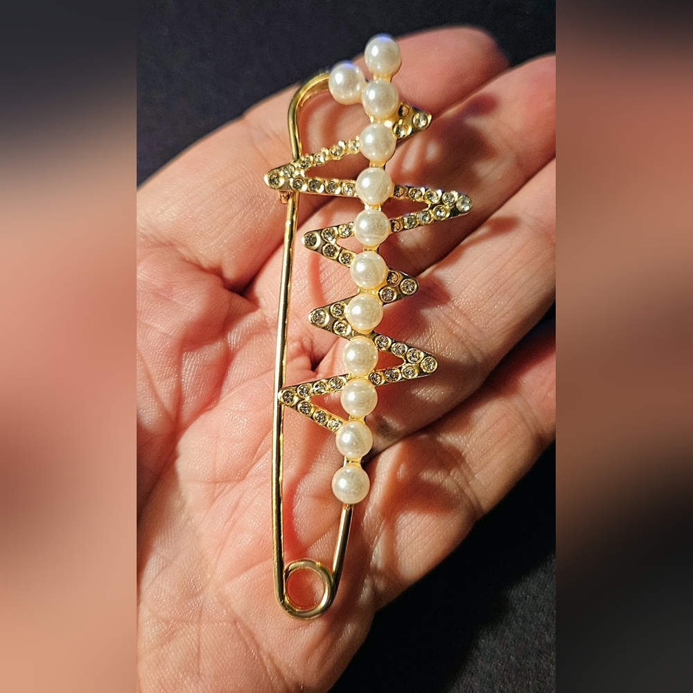 Safety Pin Design Collection - Picture 3 of 12